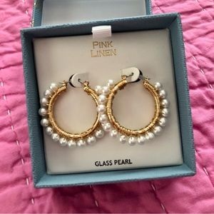 Pink Linen Gold toned wire and glass pearls hoop earrings